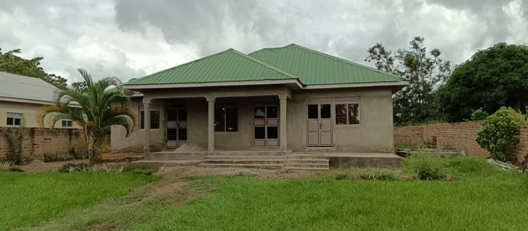 3Bedroom House For sale In Soroti - Aderok Real Estates Uganda